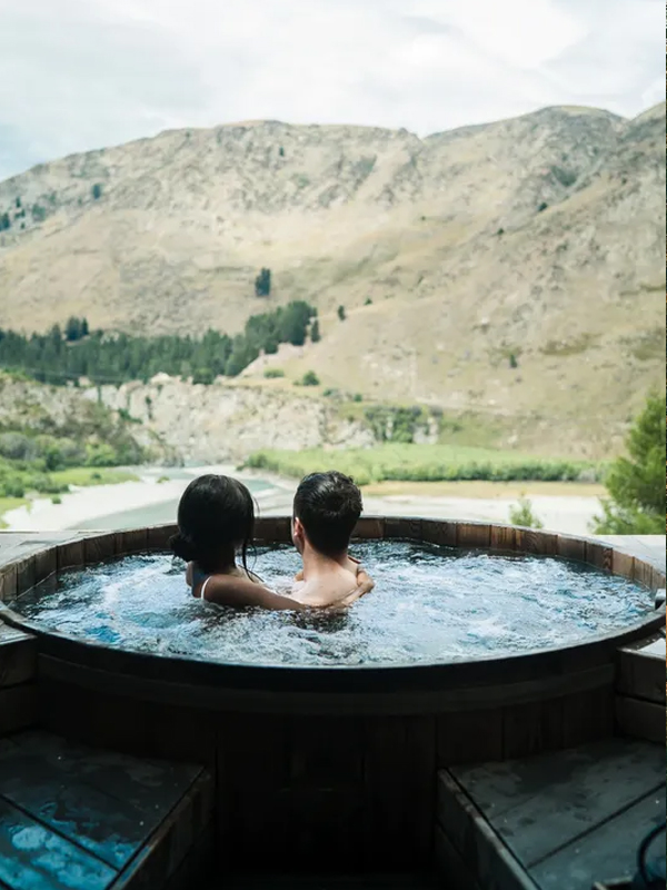 lake view romantic hotel California
